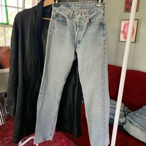 Vintage Lightwash Levi’s size 24/25